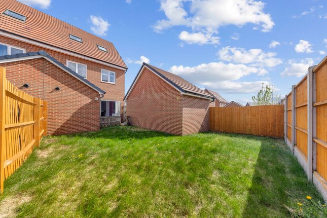 18 Peninsula Drive, Newton-Le-Willows photo 4