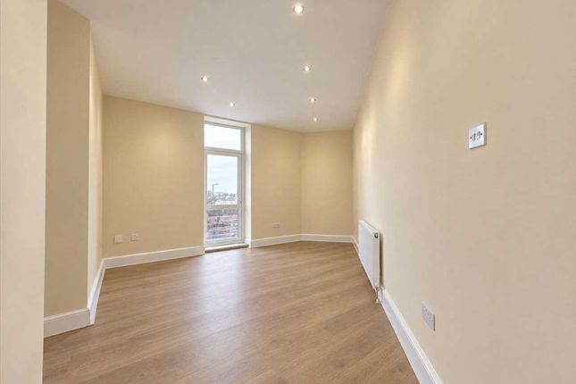 82, Cotman Gardens, Edgware photo 3