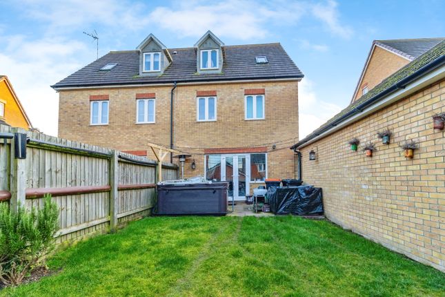 Semi-detached house for sale in Theedway, Leighton Buzzard, Bedfordshire