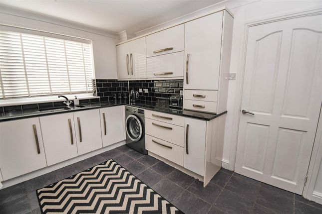 End terrace house for sale in Hunsley Avenue, Hull