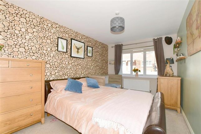 Flat for sale in Oddstones, Codmore Hill, Pulborough, West Sussex