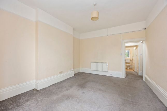 11, Hove photo 4