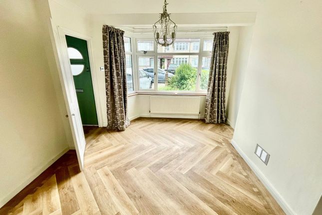 99, Radnor Avenue, Kent photo 2