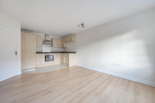 59, Scarlett Avenue, Aylesbury photo 4