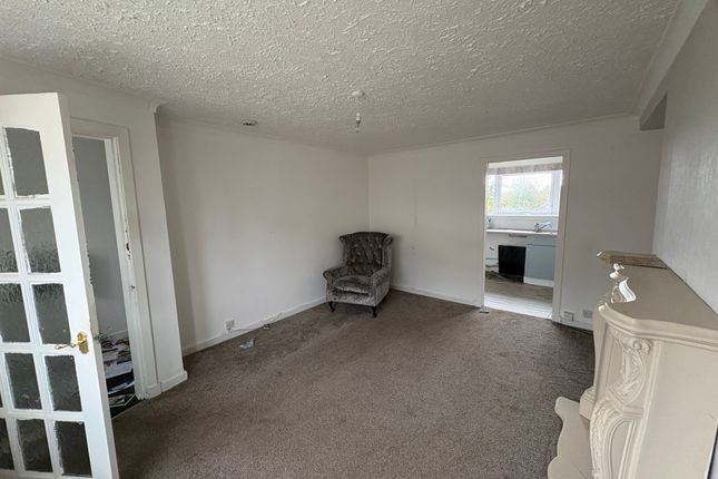 72, Mayfield Avenue, Kilmarnock photo 3