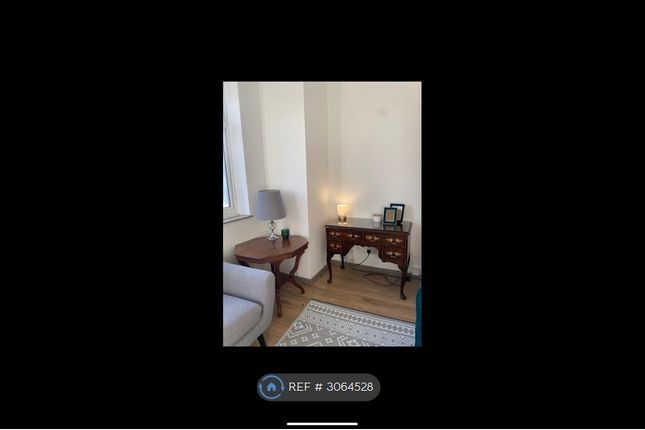 Flat   George Street, Prestwich, Manchester photo 3