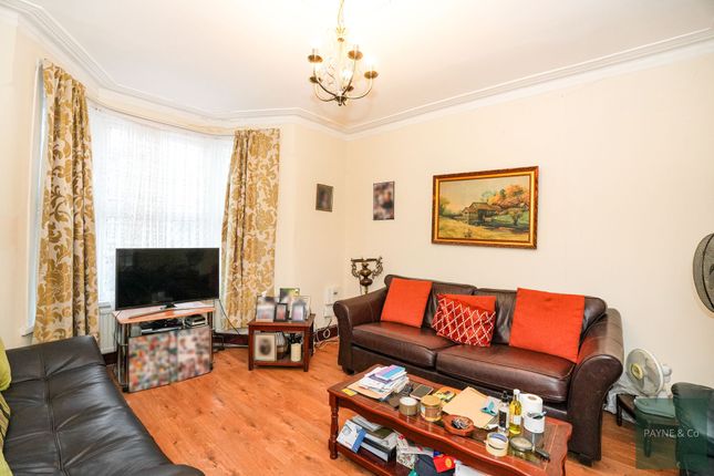 308 Balfour Road, Ilford photo 3