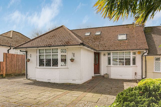Thumbnail Bungalow for sale in Brackendale, Potters Bar