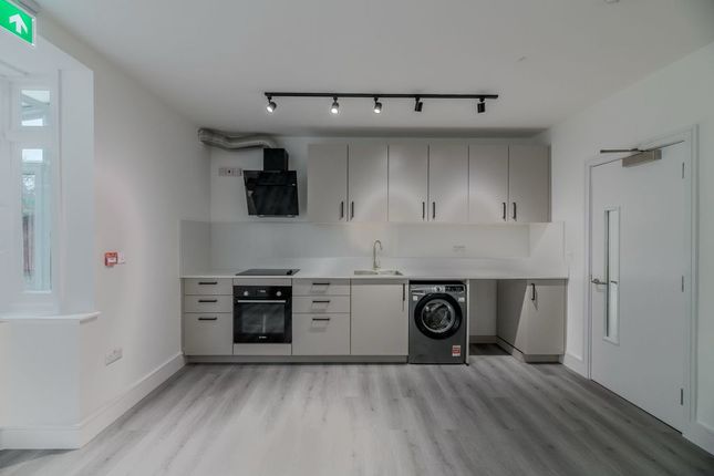 92, Great Cambridge Road ( Flat 4 )- GFRL, Waltham Cross photo 5