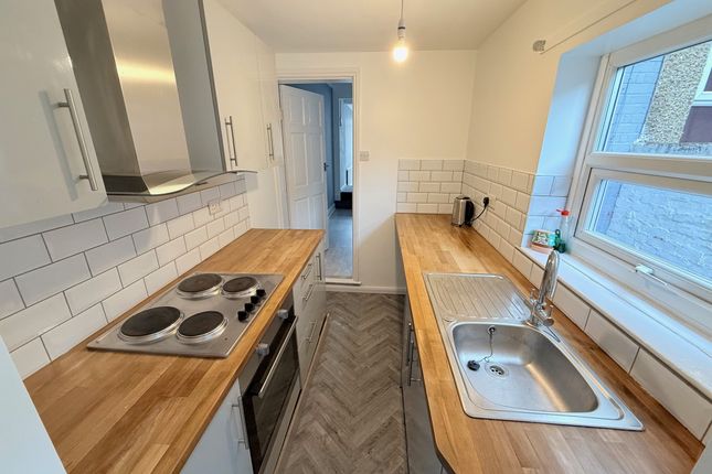 127, Wollaston Road, Lowestoft photo 4