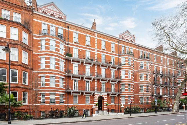 Flat for sale in Old Brompton Road, Earls Court, London