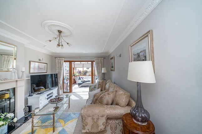 5, Grange Court, Stafford photo 4