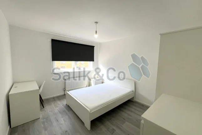 68, Swanfield Street, London photo 3