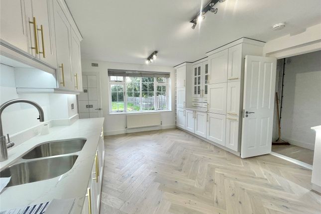 60, Aldenham Avenue, Hertfordshire photo 4