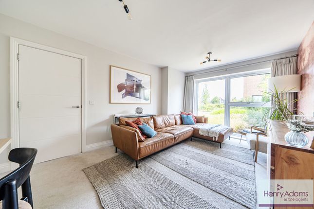 15 Turney Close, Liss photo 4