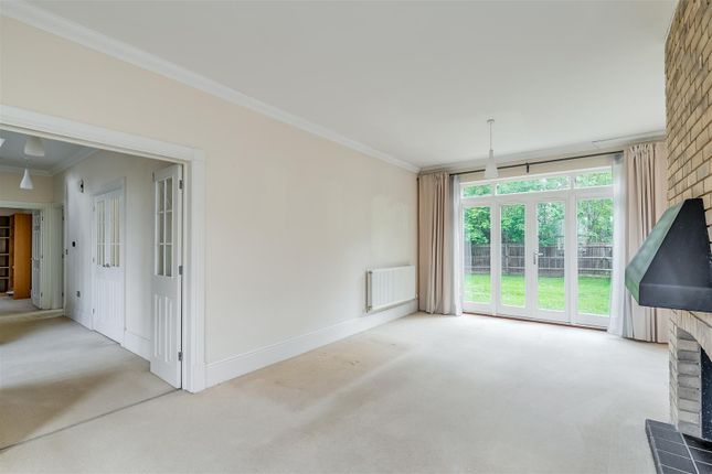 Property for sale in Shaftesbury Drive, Fairfield, Hitchin