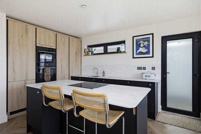 19, Furzehatt Way, Devon photo 3
