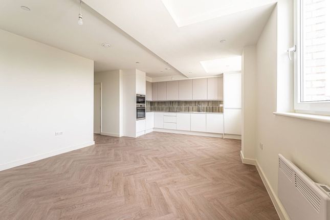 2 Bedroom flats and apartments to rent in Ballards Lane, London N3 - Zoopla