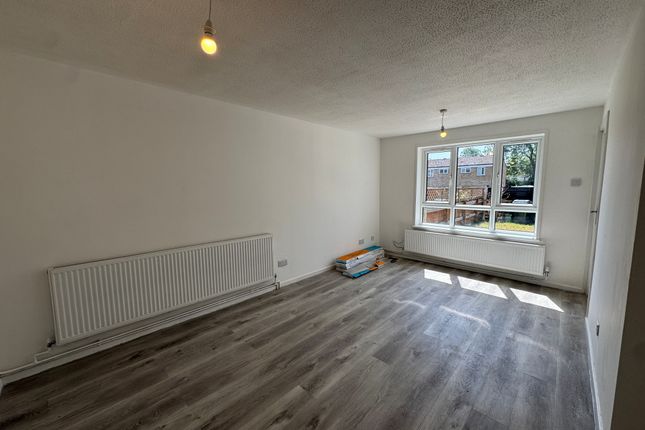 15, Coventry photo 2