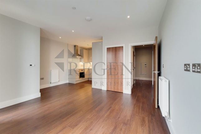 12, Leamouth Road, London photo 2