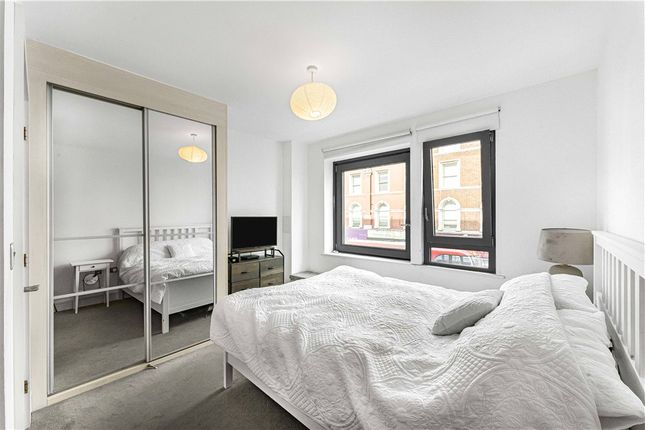 Flat 4, 11, Ashwin Street, London photo 3