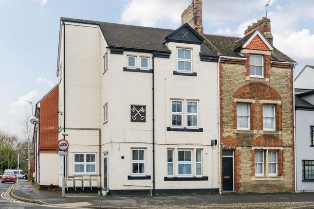 Flat for sale in Abingdon, Oxforshire