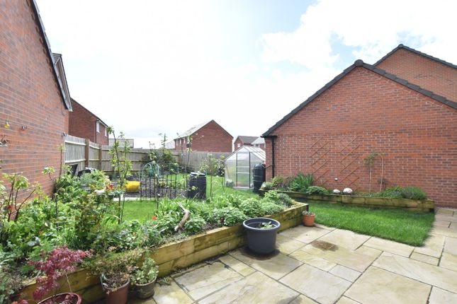 Detached house for sale in Abbotts Drive, Evesham, Worcestershire