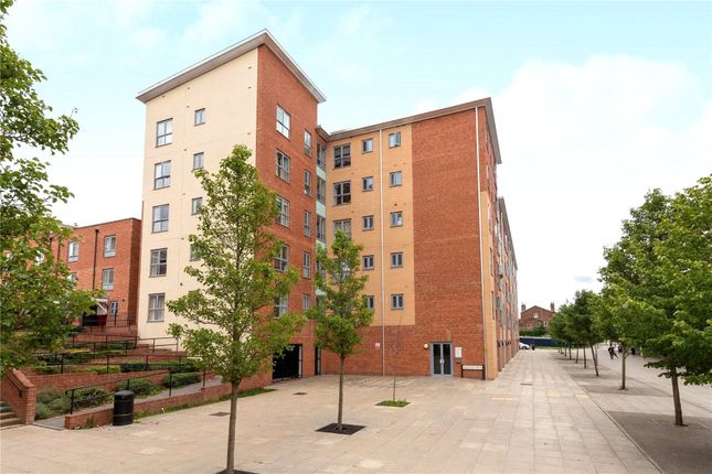 Flat to rent in Englefield House, Moulsford Mews, Reading, Berkshire