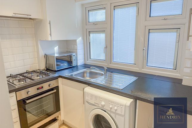 49A, Yardley Lane, London photo 4