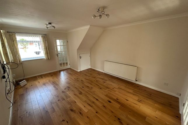 14, Primrose Drive, Hull photo 2