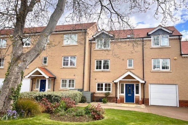 Thumbnail Town house to rent in Walnut Mews, Peterborough
