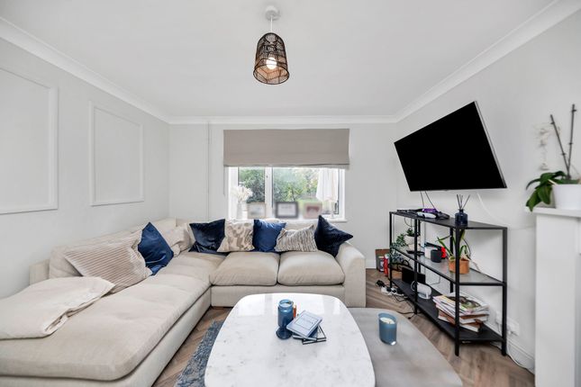 30 Meadowcroft Way, Royston photo 3