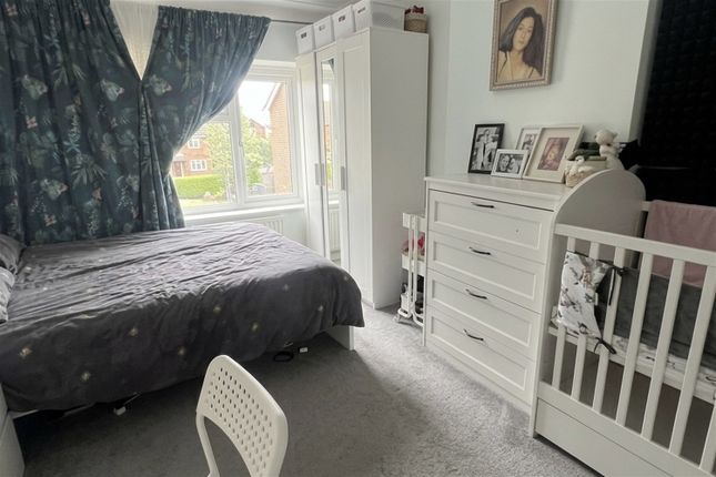 71, Benhurst Gardens, South Croydon photo 4