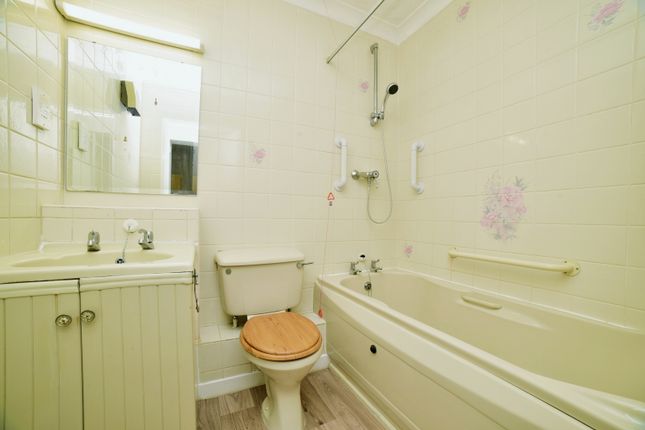 36, Haldenby Court, Swanland photo 4
