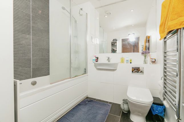 Flat for sale in 36 Southcote Lane, Reading