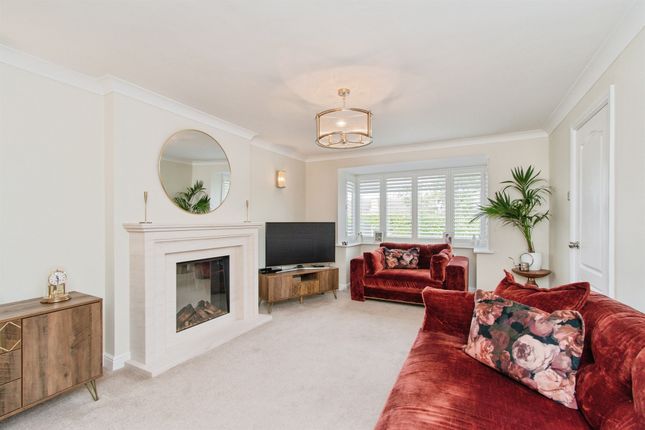 25, Kingston Drive, Normanton photo 2