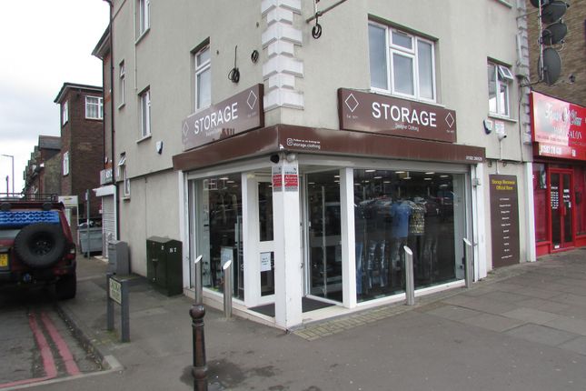 Retail premises to let in Dunstable Road, Luton, Bedfordshire