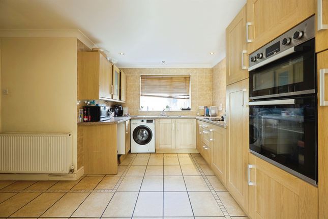 9, Ten Acres, Shaftesbury photo 3