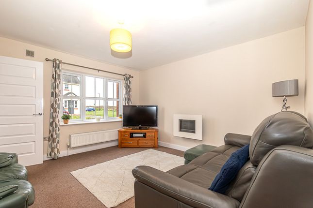9, Mcleods Field, Isle Of Man photo 4