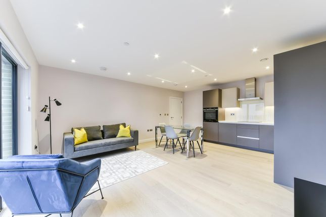 Flat for sale in Boulevard Apartments, Ufford Street, London