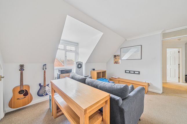 Flat for sale in Haslemere, Surrey