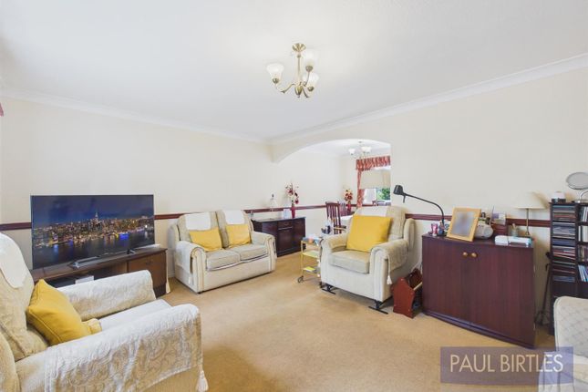 16, Sevenoaks Avenue, Trafford photo 4