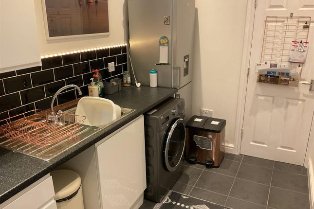 Flat 4, 24-26, Deganwy Avenue, Llandudno photo 4