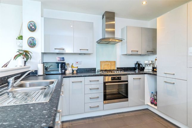 Flat 13, 15, Crusade Way, Kent photo 3
