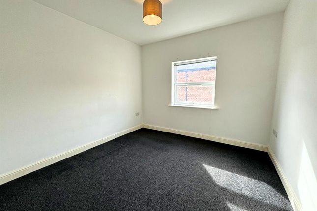 End terrace house for sale in Knight Terrace, Lincoln