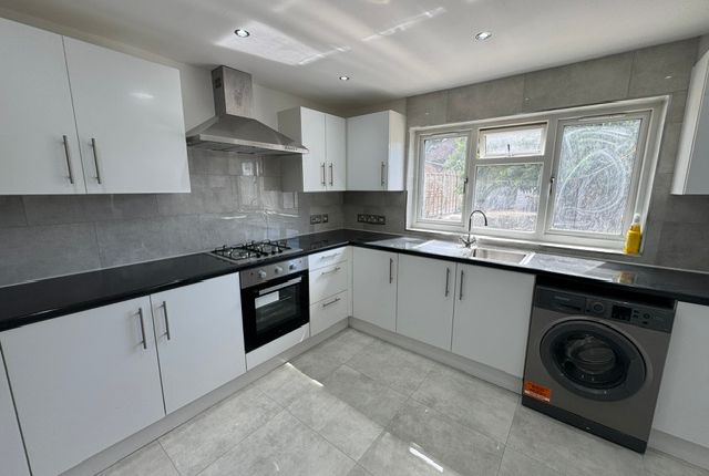 38, Markyate Road, London photo 4