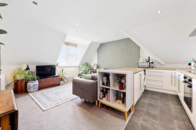Flat to rent in Auckland Road, Crystal Palace, London, Greater London