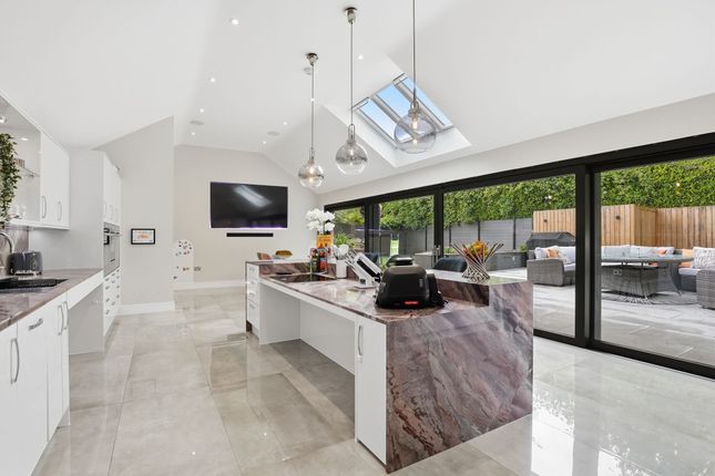 11 Millhayes, Milton Keynes photo 3
