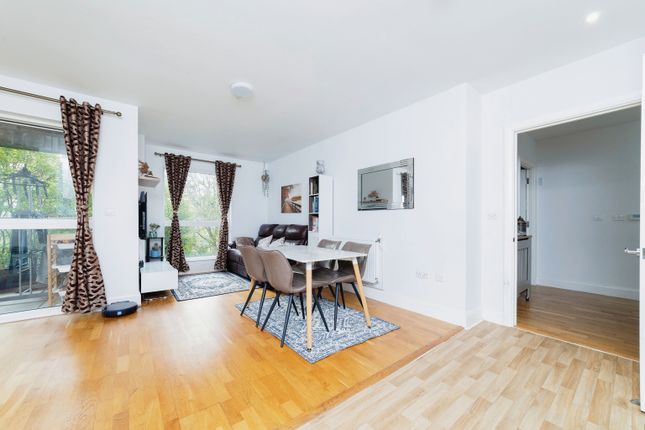 Flat for sale in 119 Tarling Road, London
