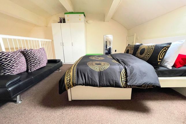 6, Mayna Court, Columbia Avenue, Edgware photo 4